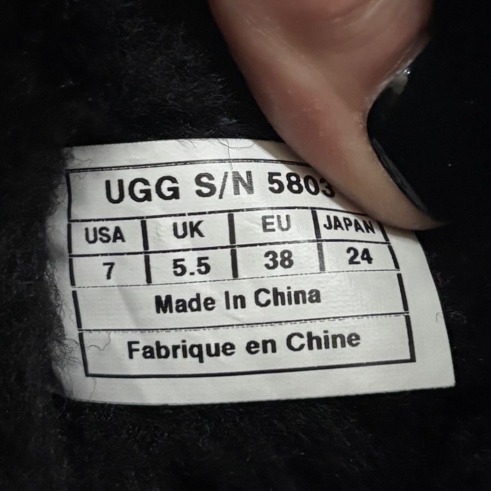 UGG Size 7 Black Bailey Button Boots - Picture 15 of 15
